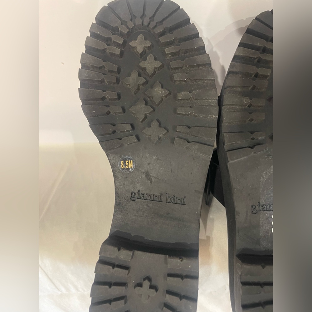 GIANNI BINI Stylish Black Sandals with Rhinestone Accents - Picture 12 of 13